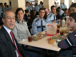 İlköğretim Öğrencileri Polis Okulu'nda Kahvaltı Yaptı