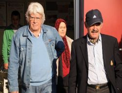 Cüneyt Arkın'ın Ailesi Kaza Geçirdi; Gelini, Oğlu ve 2 Yeğeni Yaralandı!