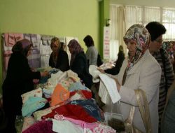 Çanakkale'de Fakir Öğrenciler İçin Kermes Düzenlendi