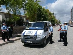 'trafik Haftası'nda Polis Sürücüleri Uyardı, Çikolata İkram Etti