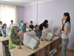 Denizli'de İşitme Engelliler İçin Grafik Ve Tasarım Kursu Açıldı