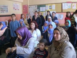 Doğu'ya Karşı Olan Önyargılarını, Kardeşlik Köprüsü Giderdi
