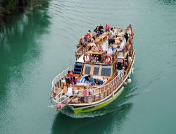 İranlılardan Sonra Avrupalı Turistler De Botçuların Yüzünü Güldürdü