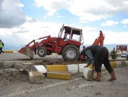Freni Boşalan İş Makinesi Takla Attı, Sürücü Ağır Yaralandı