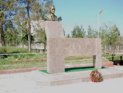 Samsat'ta Atatürk Büstü Ve Kaidesi Yenilendi