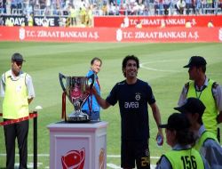 Fenerbahçeli Deniz Barış Kupaya Yalnızca Dokunabildi