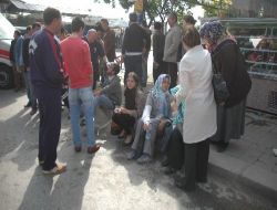 Üniversiteye Yolcu Taşıyan Minibüs İle Otomobil Çarpıştı:18 Yaralı