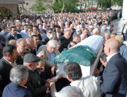 Eski Anap Milletvekili Mahmut Koçak'ın Annesi Toprağa Verildi!