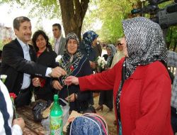 Tahmazoğlu: Dünyada Anne Sevgisinin Yerine Konabilecek Başka Bir Değer Yok