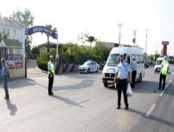 Trafik Ekipleri Sürücülere Araba Kokusu Dağıttı
