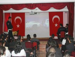 Patnos Polisi, Öğrencileri Trafik Kuralları Konusunda Bilgilendiriyor