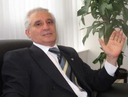 Akaydın'a Ağır Eleştiri:paran Yoktu, Bonzai Döşeli Işıkları Nasıl Yaptın