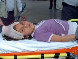 Küçük Hasret'in Beynine Saplanan Makas Ameliyatla Çıkarıldı