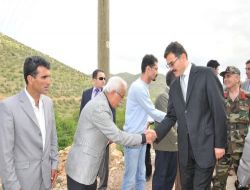 Vali Turhan Köylülere Arı Kovanı Dağıttı