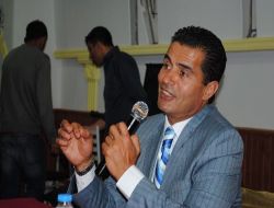 Arkadaşları, Yaşar Alptekin'i, Namaza Başladığı İçin Hastaneye Yatırmaya Kalkışmış!!