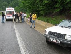 Kazazedeye Müdahaleye Gelen Ambulansa, Hastaneye Torununu Götüren Kişinin Otomobili Çarptı