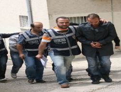 Polis, 'Lastiğim Patladı, Gel Tamir Et' Parolası İle Uyuşturucu Pazarlayan 6 Kişiyi Tutukladı!