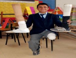 Protez Bacaklı Küçük Mucit, Esnek Protez Bacak Yaptı!