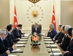 Cumhurbaşkanı Gül, tartışma yaratan 15 rektörü atadı!