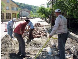 Ölümlü Kazaların Meydana Geldiği Caddeye Yaya Kaldırımı Yapılıyor
