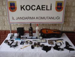 Sakarya'da Hırsızlık Yapan 4 Kişi Kocaeli'nde Yakalandı