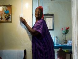 Büyükanne Obama, "Güneş Kuşağı"na Katıldı!