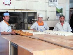 Ramazan Pidesini Diğer Aylarda Da Çıkarınca Kara Geçti