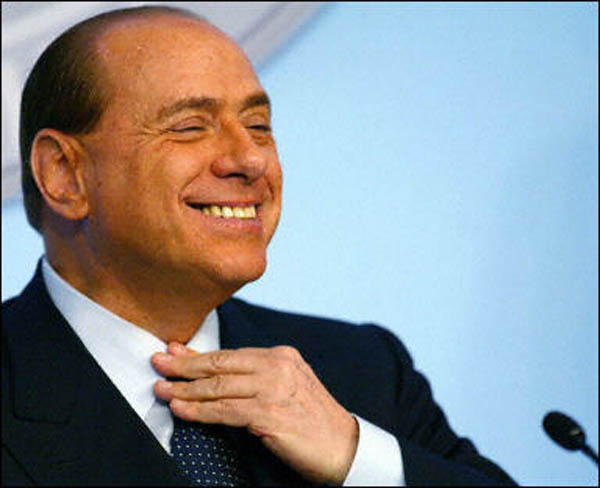 Berlusconi'ye referandum darbesi