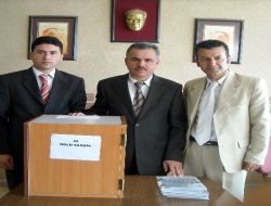 Mucit Öğretmen, Katlanabilir Seçim Sandığı Üretti