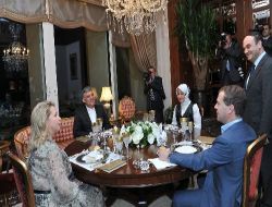 Cumhurbaşkanı Gül, Medvedev'e Özel Yemek Verdi!