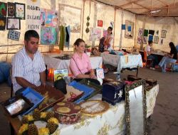 Zihinsel Engelli Öğrenciler Kermes Açtı