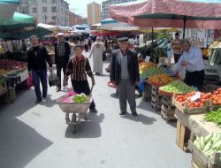 Sabah Okula Gidip, Öğlen Hamallık Yaparak Harçlık Biriktiriyorlar