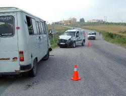 Servis Minibüsü Kaza Yaptı: 2'si Ağır 15 Yaralı