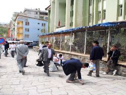Öğrenciler, Hakkari'deki Bahar Temziliğine Destek Verdi