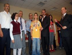 Matematik Olimpiyatlarında Dereceye Giren Öğrenciler Ödüllendirildi