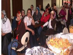 Hemşireler Kokteylle Moral Depoladı