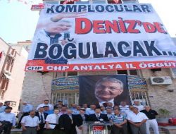 Deniz Baykal'a Antalya'dan Pankartlı Destek