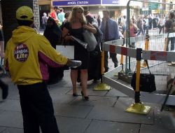 Murdoch, Londra'da Yayınlanan Gazetesini Kapatıyor!