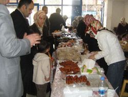 Eseder Fakir Öğrenciler Yararına Kermes Düzenledi