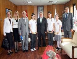 Liseli Gençler Avrupa'da Öğrendiklerini Arkadaşlarıyla Paylaşacak