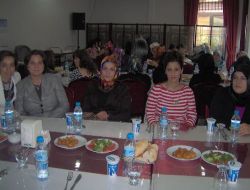 Polis Eşleri Öğrenciler Yararına Çay Partisi Düzenledi