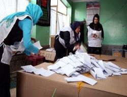 Afgan Seçimlerinde Kaos: İki Aday Da Zafer İlan Etti