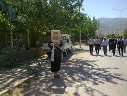 Gelendost'ta Atatürk'ü Anma Gençlik Ve Halk Yürüyüşü