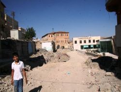 Mardin'de, Tarihi Ve Kültürel Mekânların Restorasyonu Devam Ediyor