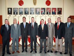 Ulaştırma Bakanı Limanın Sorunları İçin İzmir'e Gelecek