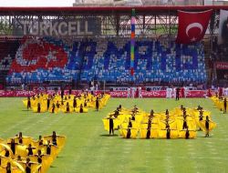 Güzelbey: Gençlerin Yarınların Sorumluluğunu Üstlenmeleri Şart!