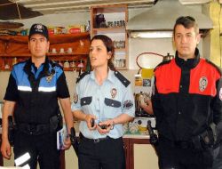 Toplum Destekli Polisler Kahvehanelerde Bilgilendirme Yapıyor