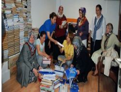 Ak Partili Kadınlardan Erzincan'a Kütüphane