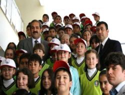 Öğrencilere Yerel Yönetimler Dersi Belediye Başkanı Doğan Ürgüp'ten