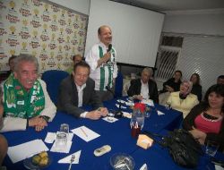 AK Parti Genel Başkan Yardımcısı Uğur'dan Fenerbahçeli İl Başkanına Sürpriz Hediye